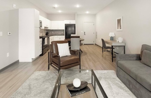 Pinch District Apartment | Landing | Incredible 1BD, Gym, Rooftop Lounge