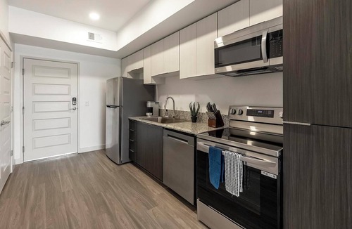 North Mountain Apartment | Landing | Incredible 1BD, Pool, Gym