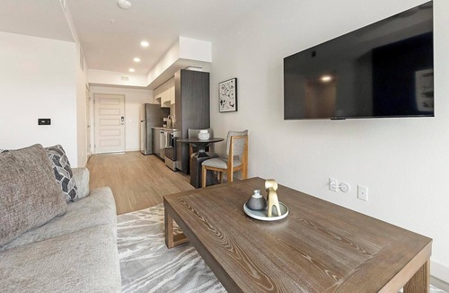 North Mountain Apartment | Landing | Incredible 1BD, Gym, Pool