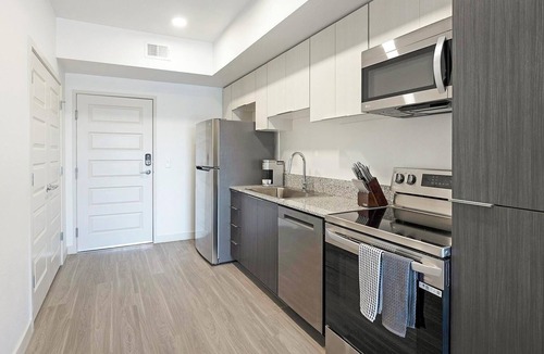 North Mountain Apartment | Landing | Incredible 1BD, Gym, Pool