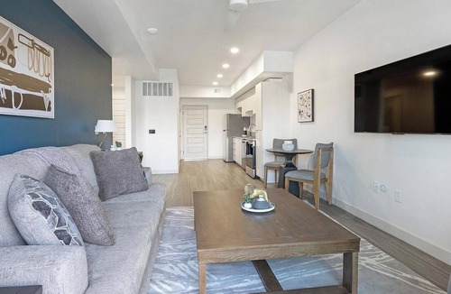 North Mountain Apartment | Landing | Incredible 1BD, Pool, Gym