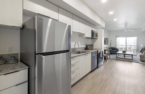 North Mountain Apartment | Landing | Incredible 1BD, Pool, Gym