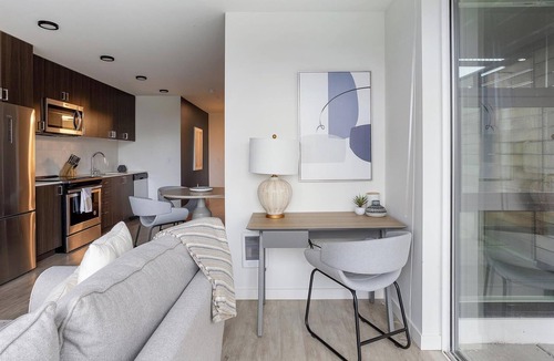 Mann Apartment | Landing | Incredible 1BD, Yoga Studio
