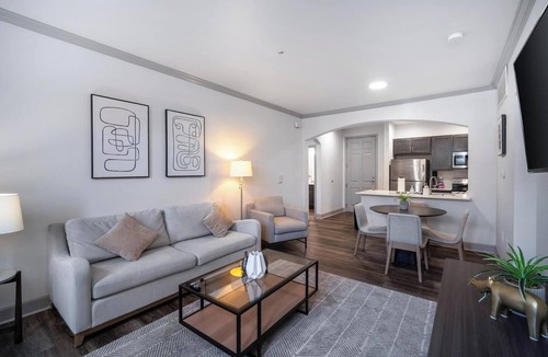 Corryville Apartment | Landing | Incredible 2BD, Clubhouse, Gym