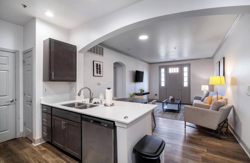 Corryville Apartment | Landing | Incredible 2BD, Clubhouse, Gym