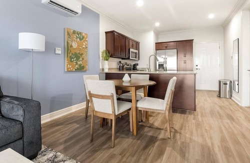 Johnstown Apartment | Landing | Incredible 2BD, Gym, Yoga Studio
