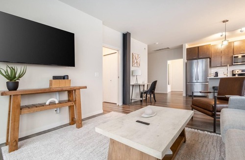 Milwaukee Apartment | Landing | Incredible 2BD, Gym, Courtyard