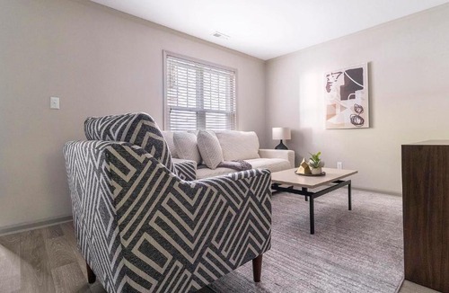 Crabtree Apartment | Landing Incredible 2BD Pool Gym