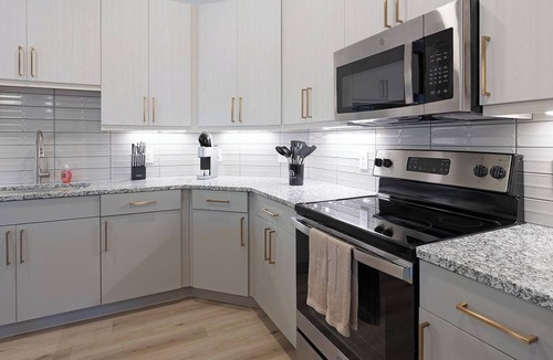 Far North Dallas Apartment | Landing | Incredible 2BD, Pool, Gym