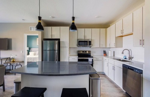 Kenton Apartment | Landing | Incredible 2BD, Gym, Pool