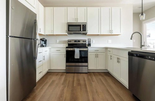 Hickory Apartment | Landing | Incredible 2BD, Yoga Studio, Gym