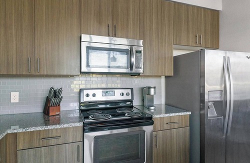 Memorial Apartment | Landing | Incredible 2BD, Gym
