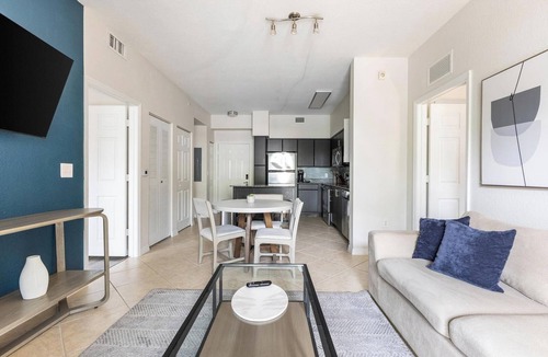Miramar Apartment | Landing | Incredible 2BD, Gym, Clubhouse