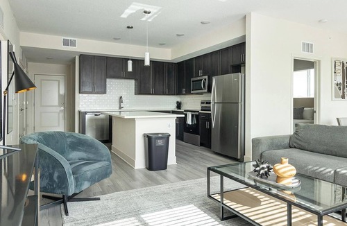 Palmetto Apartment | Landing | Incredible 2BD, Yoga Studio, Pool