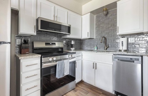 Maryvale Apartment | Landing | Incredible 2BD in Maryvale Village