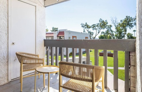 Maryvale Apartment | Landing | Incredible 2BD in Maryvale Village