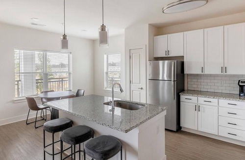 Athens Apartment | Landing | Incredible 3BD, Gym, Yoga Studio