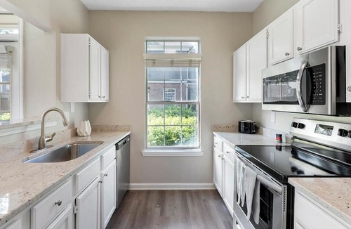 Southwest Raleigh Apartment | Landing | Incredible Studio in Caraleigh