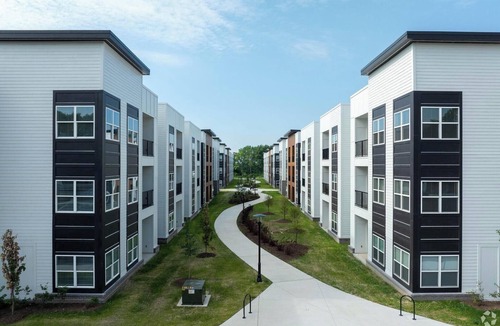 Cartersburg Apartment | Landing | Incredible 2BD, Pool, Gym
