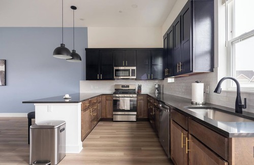 Lee's Summit Apartment | Landing | Incredible 3BD in Lee's Summit