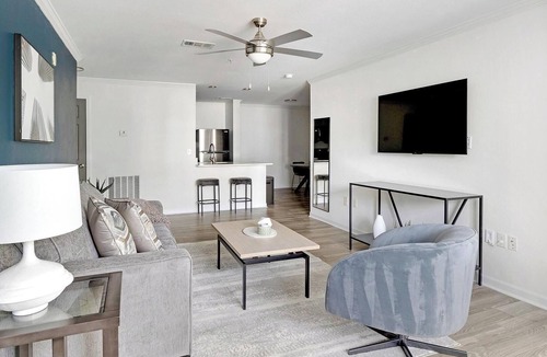 Murfreesboro Apartment | Landing | Incredible 2BD, Clubhouse, Courtyard