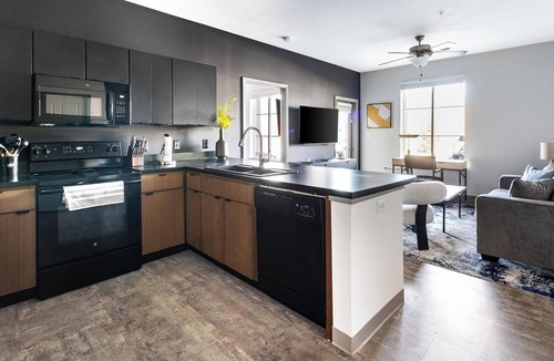 Springfield Apartment | Landing | Incredible 3BD, Courtyard