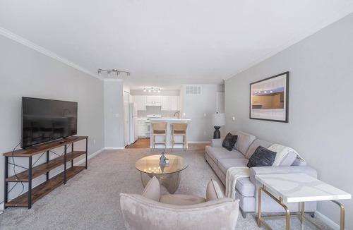 West Dundee Apartment | Landing | Incredible 1BD, Gym, Tennis Court