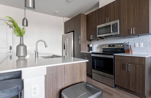 Biggar Apartment | Landing | Modern 1BD, Clubhouse, Gym