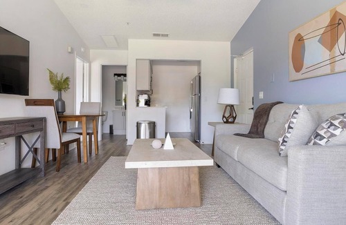 Fruitville Apartment | Landing | Modern 1BD, Clubhouse, Gym
