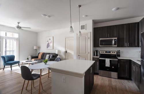 Pflugerville Apartment | Landing Modern 1BD Clubhouse Pool