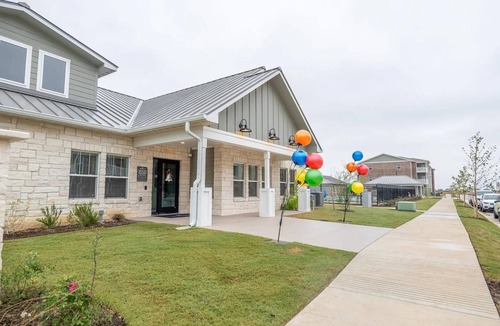San Marcos Apartment | Landing | Modern 1BD, Clubhouse, Gym