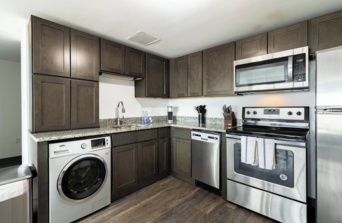 Downtown Hartford Apartment | Landing | Modern 1BD, Game Room, Gym