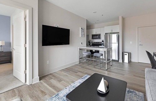 Richmond Apartment | Landing | Modern 1BD, Game Room, Courtyard