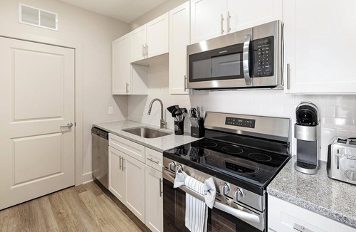 Richmond Apartment | Landing | Modern 1BD, Game Room, Courtyard
