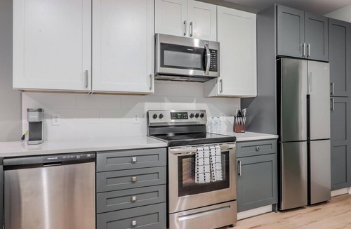 Ithaca Apartment | Landing | Modern 1BD, Gym