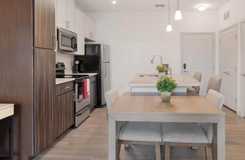 Fairvilla Apartment | Landing | Modern 1BD, Gym, Clubhouse