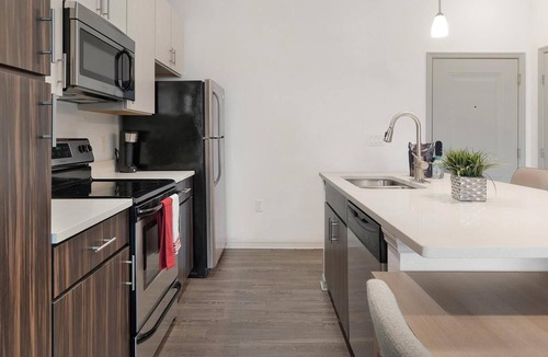 Fairvilla Apartment | Landing | Modern 1BD, Gym, Clubhouse