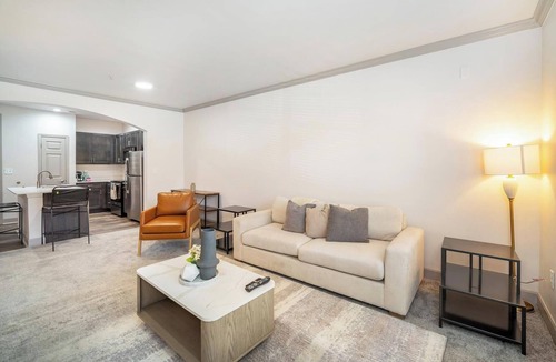 Corryville Apartment | Landing | Modern 1BD, Pool, Gym