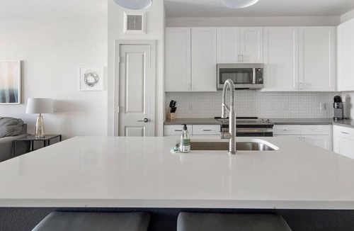 Lower Basin Lake Travis Apartment | Landing | Modern 1BD, Pool, Clubhouse
