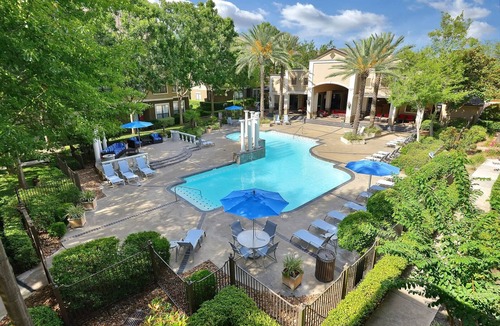 Briarforest Apartment | Landing | Modern 1BD, Pool, Gym