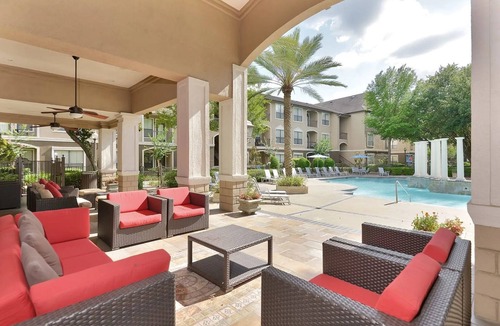Briarforest Apartment | Landing | Modern 1BD, Pool, Gym