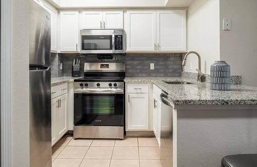 Metro West Apartment | Landing | Modern 1BD, Pool, Gym