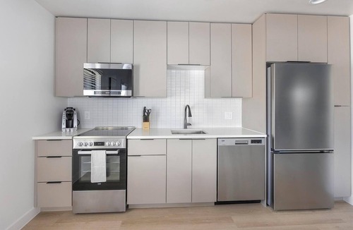 North Mountain Apartment | Landing | Modern 1BD, Pool, Clubhouse
