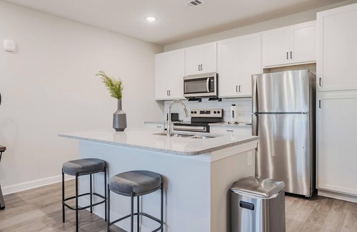 Fort Myers Apartment | Landing | Modern 1BD, Pool