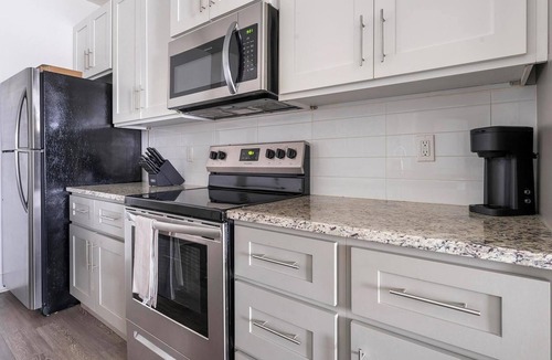 Venice Apartment | Landing | Modern 1BD, Pool, Clubhouse