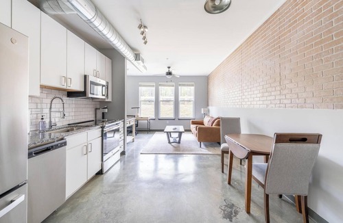 Northwest Pensacola Apartment | Landing | Modern 1BD, Rooftop Lounge, Game Room
