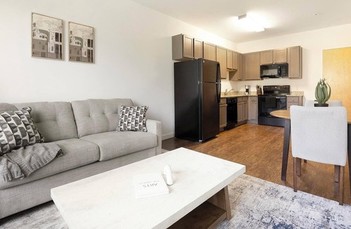 Church Hill Apartment | Landing | Modern 1BD, Rooftop Lounge, Pool