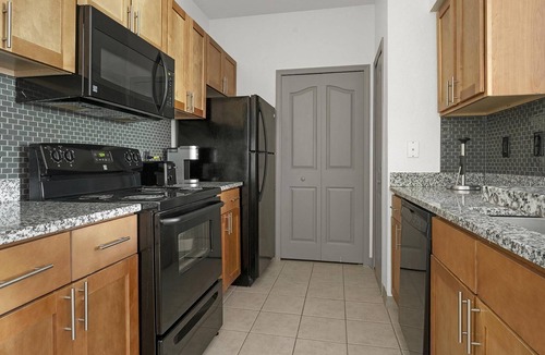 Gainesville Apartment | Landing | Modern 1BD, Tennis Court, Gym
