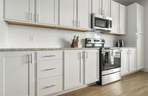 Fort Mill Apartment | Landing | Modern 1BD, Pool, Yoga Studio