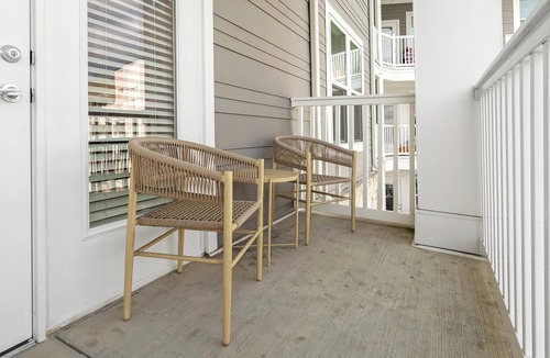 Fort Mill Apartment | Landing | Modern 1BD, Pool, Yoga Studio